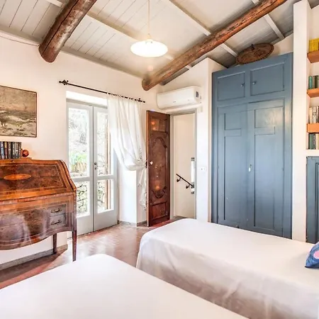 Monticello Rustic, Capri Views & Pool 别墅